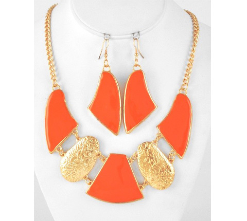 orange_resin_necklace