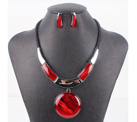 red_resin_necklace